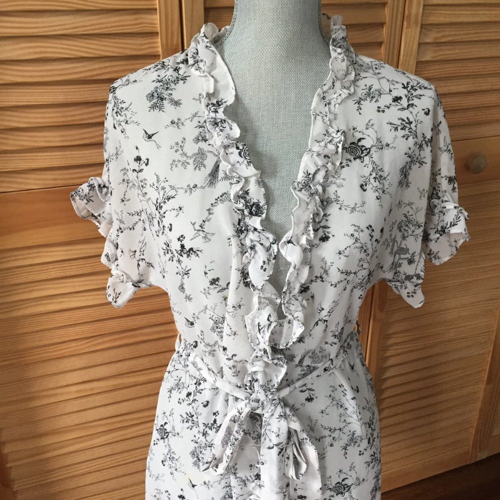 In Bloom Robe - Picture 13 of 16